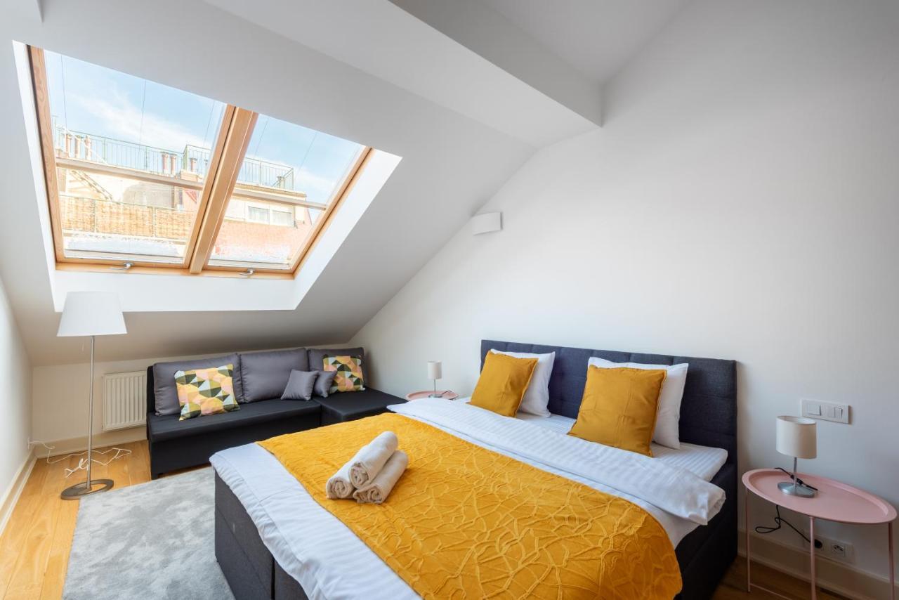 Spacious Near The River Apartament