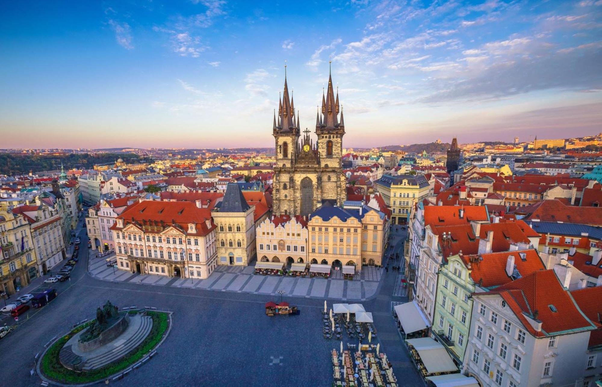 Spacious Near The River Apartament Praga